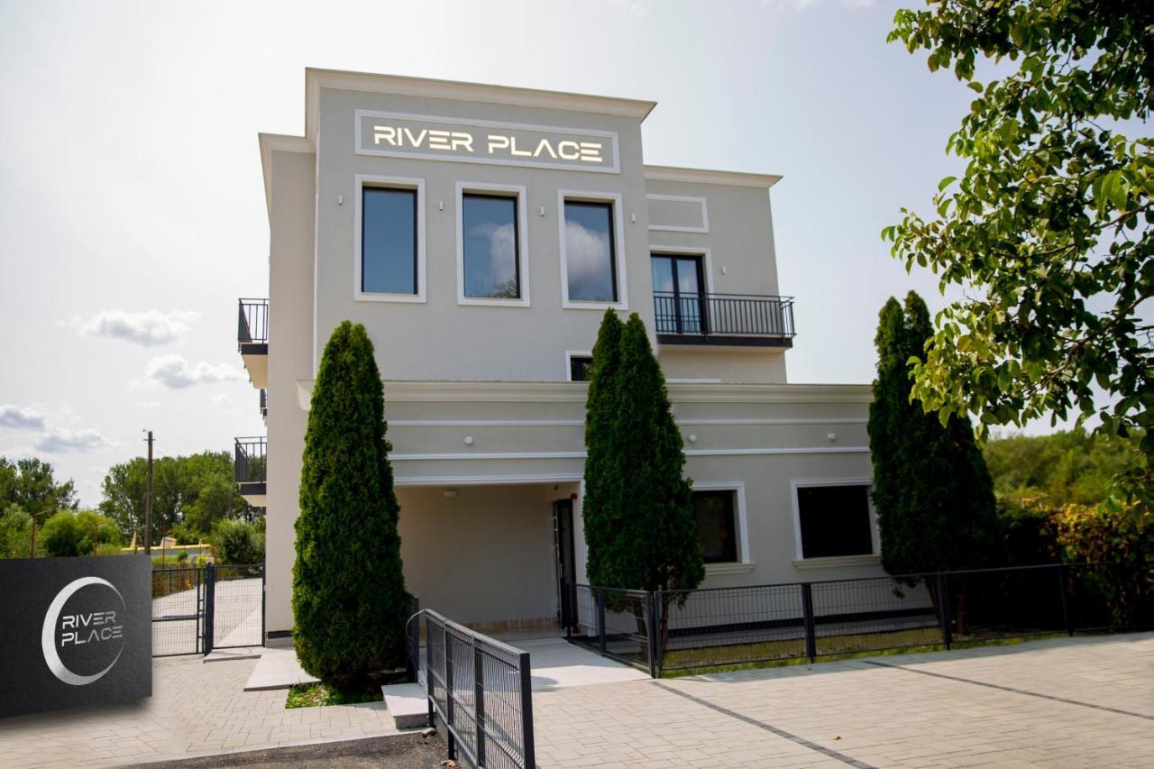 Hotel River Place Piteszti Zewnętrze zdjęcie